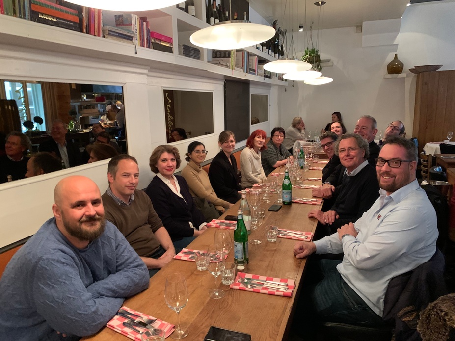 Het team van ADVANTAGE AUSTRIA BENELUX met v.r.n.l. Engineering Manager Arno Post (TGW), Handelsraad Michael Spalek, algemeen directeur Hans de Sutter (TGW) © ADVANTAGE AUSTRIA Het team van ADVANTAGE AUSTRIA BENELUX met v.r.n.l. Engineering Manager Arno Post (TGW), Handelsraad Michael Spalek, algemeen directeur Hans de Sutter (TGW) © ADVANTAGE AUSTRIA